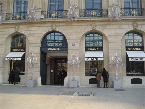 chanel vitrine